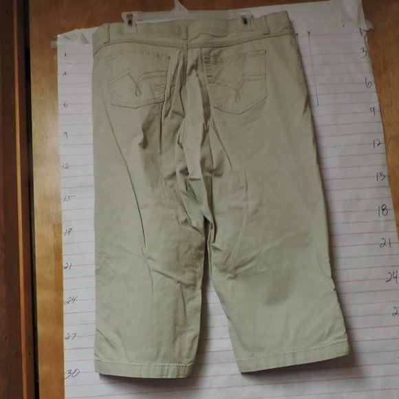 JUST MY SIZE women's capris  20W  khaki - Picture 6 of 10